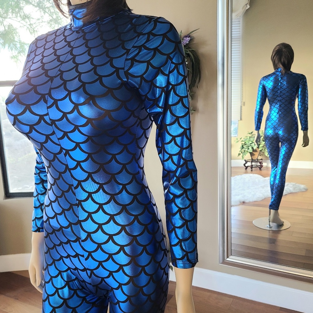 FLASHY  &  SHINNY JUMPSUIT COSTUME
